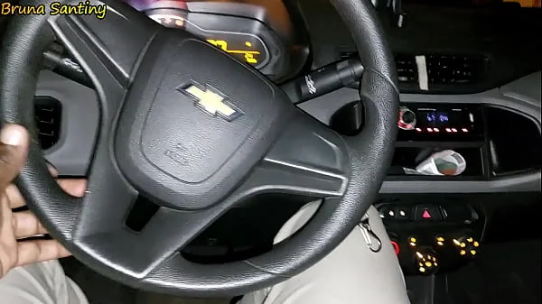 Ofereci carona para a gostosa que tava andando sozinha na rua, e ela transou comigo por gratidão