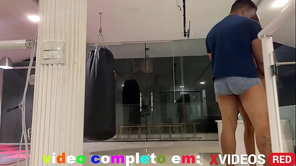 novinha pediu pizza e convidou o motoboy entregador pra comer e ele acabou comendo outra coisa (completo XVIDEOS RED)