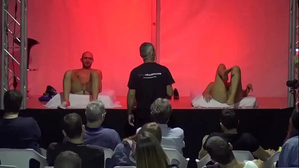 Pamela y Jesús asisten a una sesión de masturbación consciente en el SEB 2019