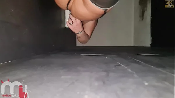 O corno deixou o safado branquelo fazer o que queria comigo, depois nao pode reclamar se eu engravidar de outro.