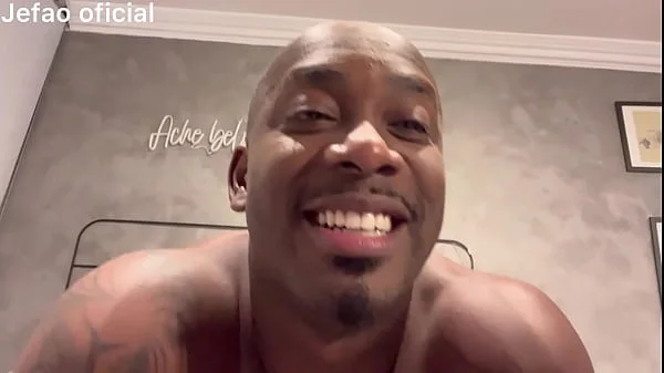 Andry Silva Massagista foi atender o jefao quando viu o negão não aguentarei fica só na massagem e entrou na piroca do pretao