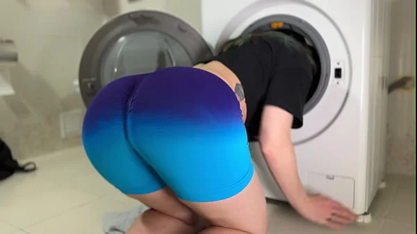 StepSis Stucked in Leggins At Wash Machine , Oh No , How Could i help her ?