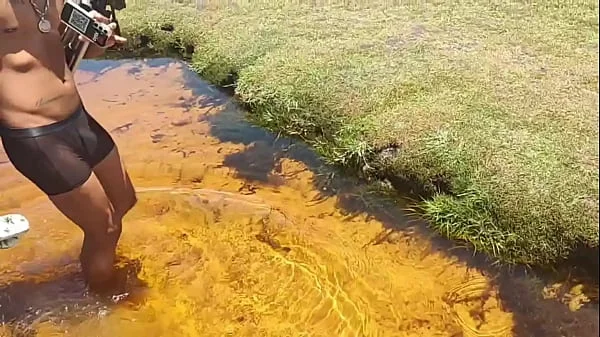 Fui na praia de nudismo chupara a rola grande do negão safado