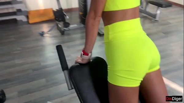 Trainer offers new exercises and fucks Katty right in the gym