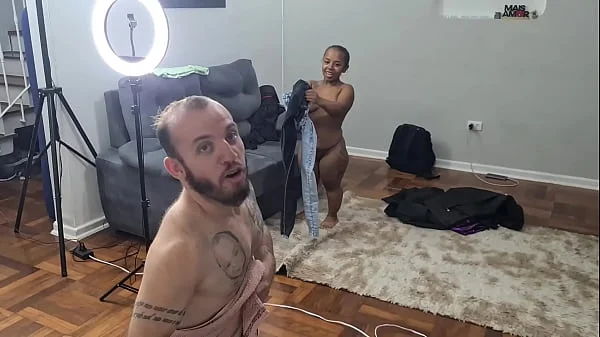 Bastidores - A diversão, putaria e risadas rolam solta na Mattos Movies com as gostosas um mini bastidores do anão safadinho