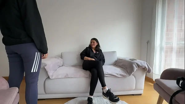 Pagándole a mi roomie el alquiler con sexo lésbico