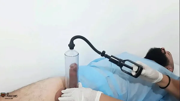 MI MADRASTRA ME PIDE QUE LE ROMPA EL ORTO Y LE TERMINE ADENTRO