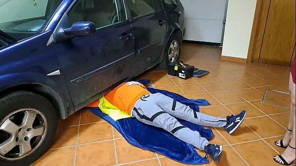 Horny wife receives internal cumshot from the mechanic