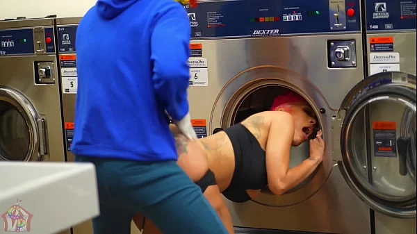 Ebony Pornstar Jasamine Banks Gets Fucked In A Busy Laundromat by Gibby The Clown