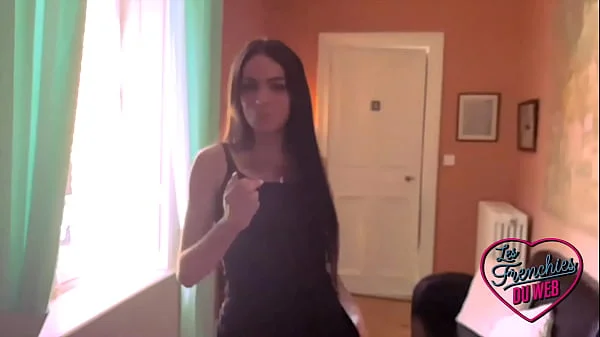 Clara Mia profite d'un plan à trois avec sodomie