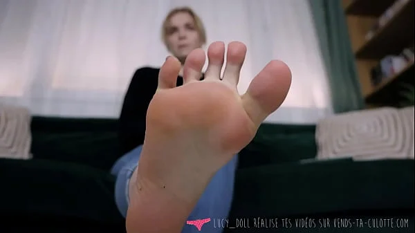 Vends-ta-culotte - Superbe blonde française se venge de la fille qui a baisé son mec - Lucy Sanivy