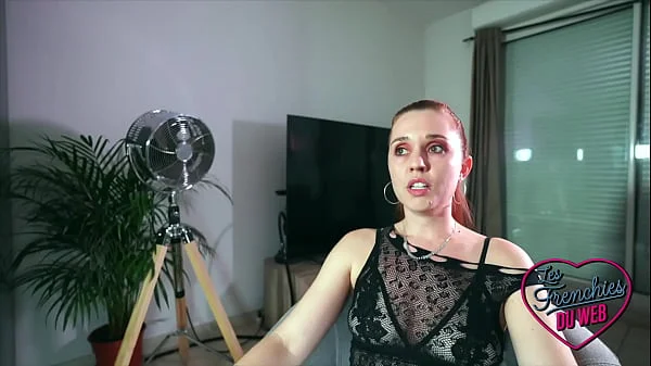 Kira se fait baiser par deux mecs pour la première fois