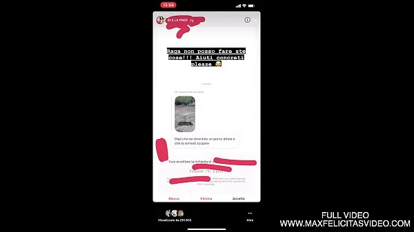 MAX FELICITAS ESCE DI CASA E SCOPA LA SUA PROFESSORESSA DI GRECO