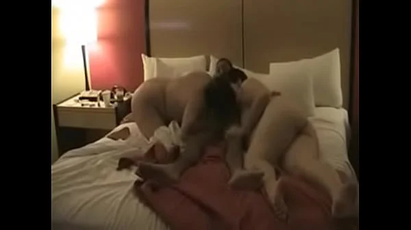 Hotel Threesome with two young chubby BBWs