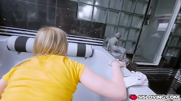 Stepbrother fucks his stepsisters pussy from behind while cleaning