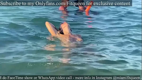 Amateur Fitqueen teen cause a circle of men at public nude beach