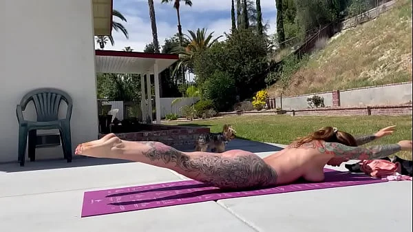 Real naked yoga with Felicity Feline