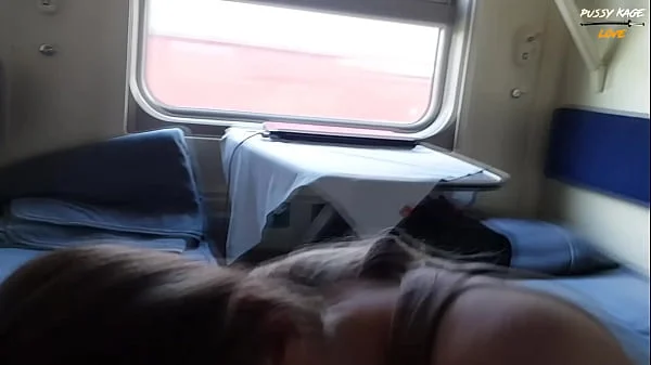 Отпуск Возбужденной Студентки в Поезде. Страстно Накинулась на мой Член и Получила Сперму на Лицо