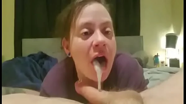 Amateur MILF Cumshot